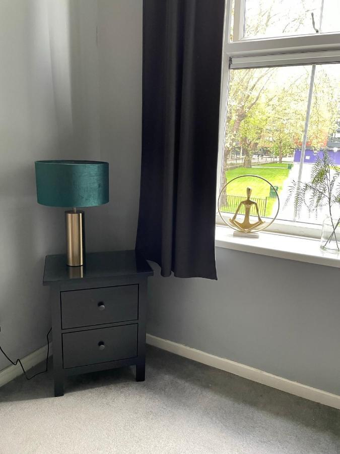 2 Bed Apartment Close To City Centre Cardiff Luaran gambar