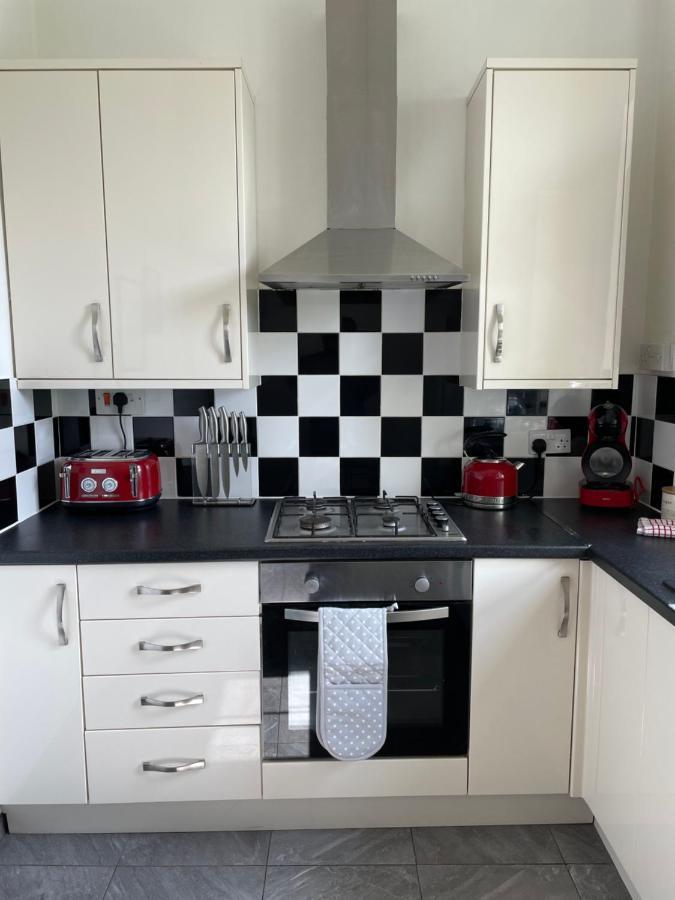 2 Bed Apartment Close To City Centre Cardiff Luaran gambar