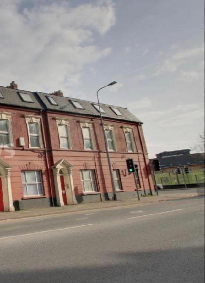 2 Bed Apartment Close To City Centre Cardiff Luaran gambar