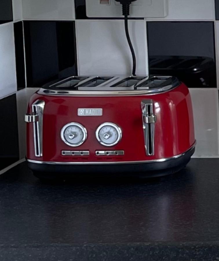 2 Bed Apartment Close To City Centre Cardiff Luaran gambar